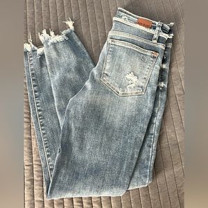 NWOT Judy Blue Distressed skinny Jean